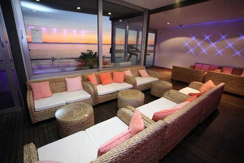 פודסטראנה Beach Hotel Split מראה חיצוני תמונה