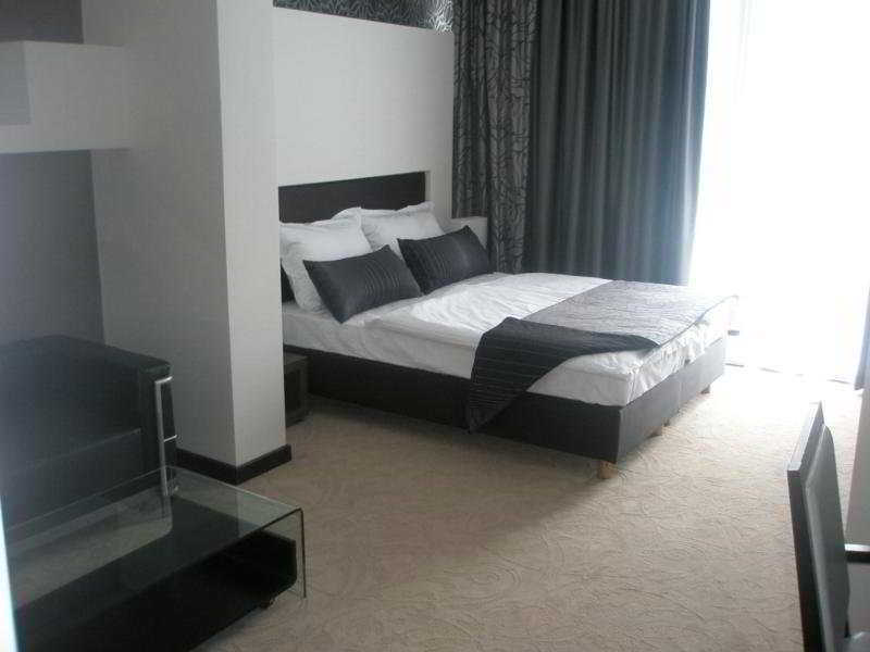 פודסטראנה Beach Hotel Split מראה חיצוני תמונה