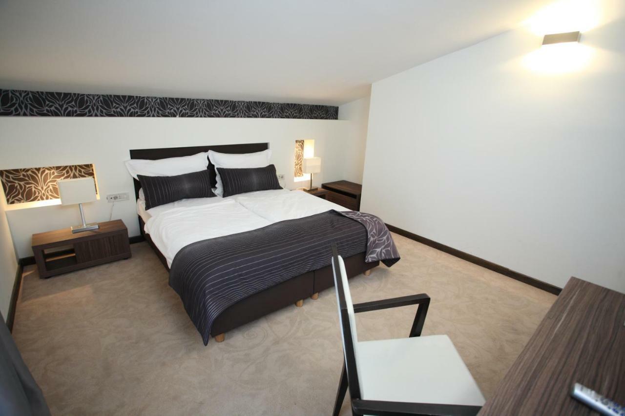 פודסטראנה Beach Hotel Split מראה חיצוני תמונה