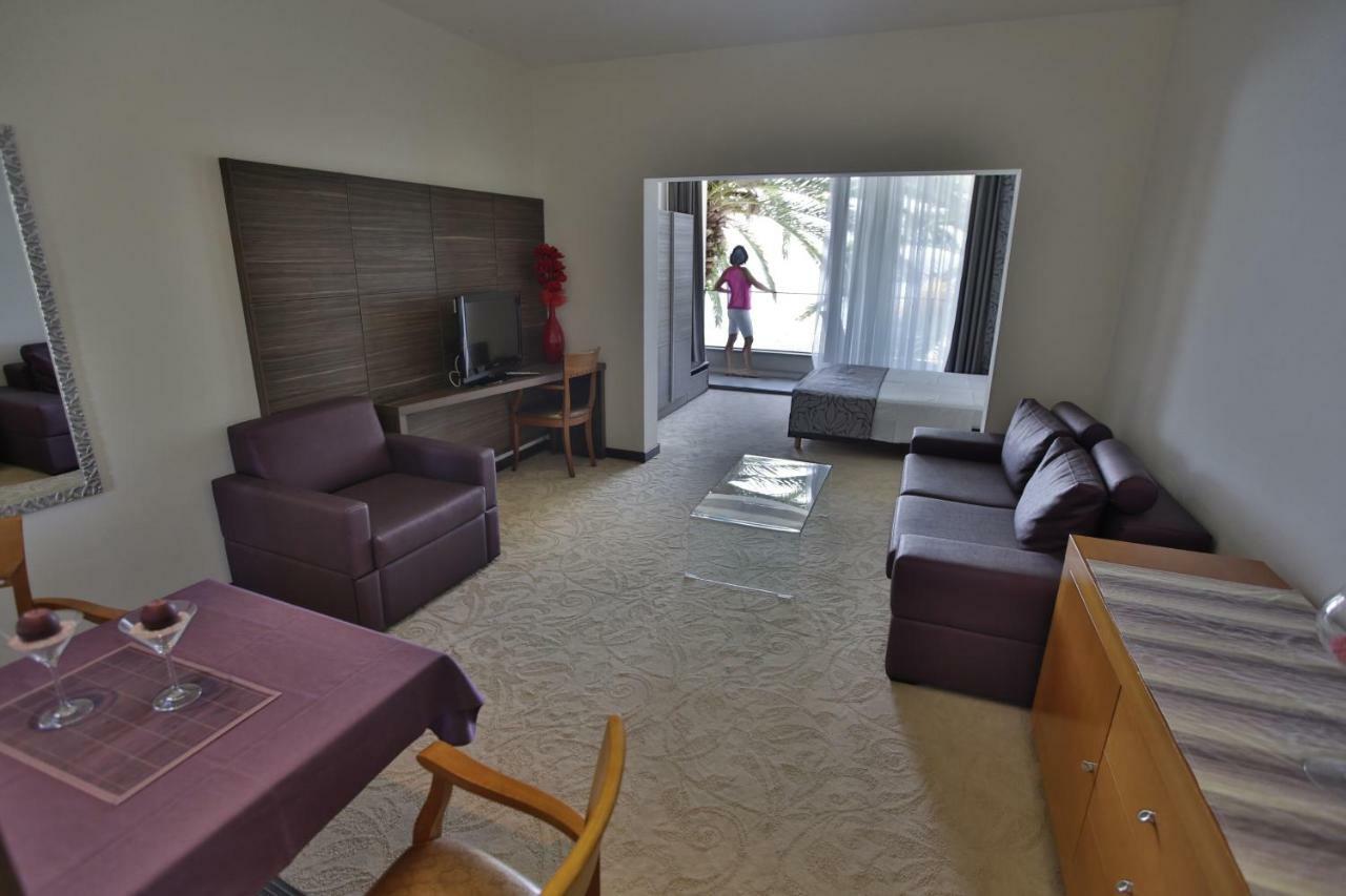 פודסטראנה Beach Hotel Split מראה חיצוני תמונה